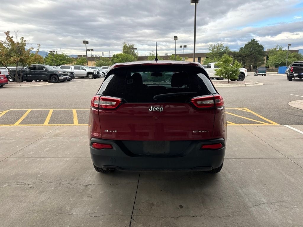 2016 Jeep Cherokee Sport
