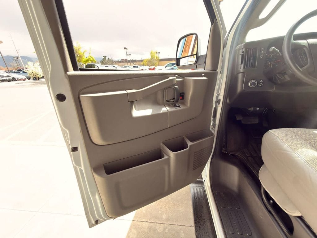 2025 Chevrolet Express Passenger LT - Photo 11