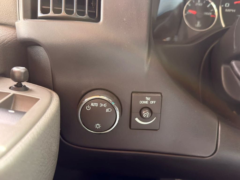 2025 Chevrolet Express Passenger LT - Photo 15