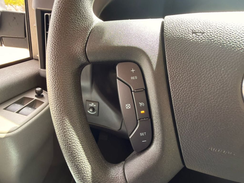 2025 Chevrolet Express Passenger LT - Photo 17