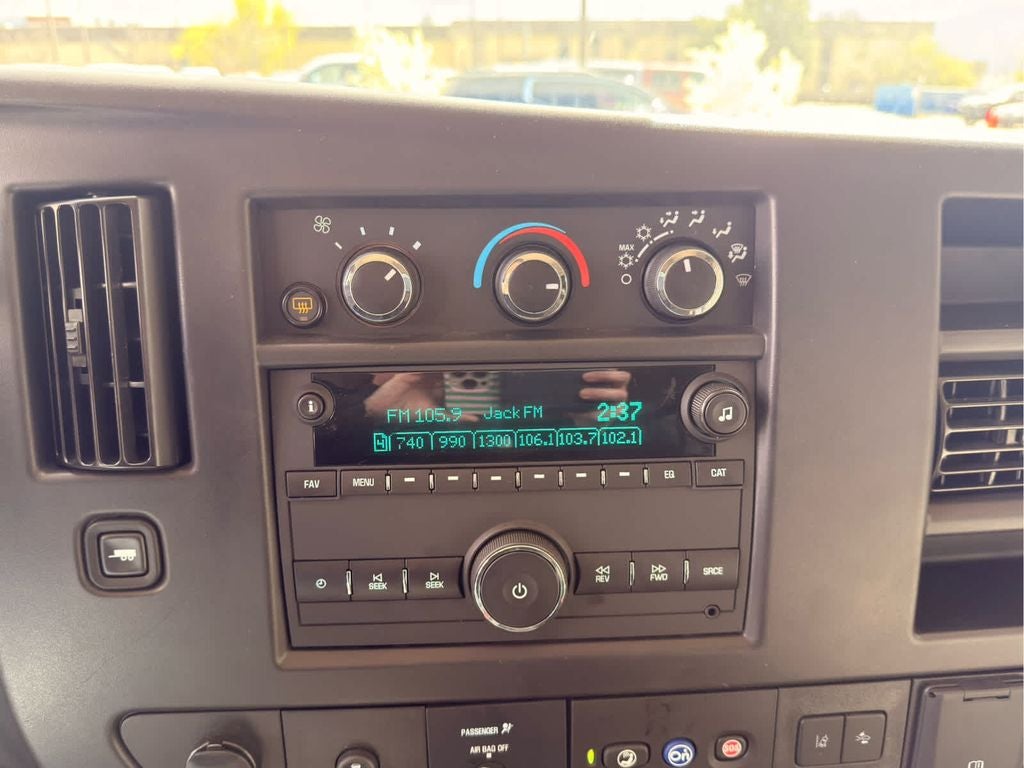 2025 Chevrolet Express Passenger LT - Photo 22