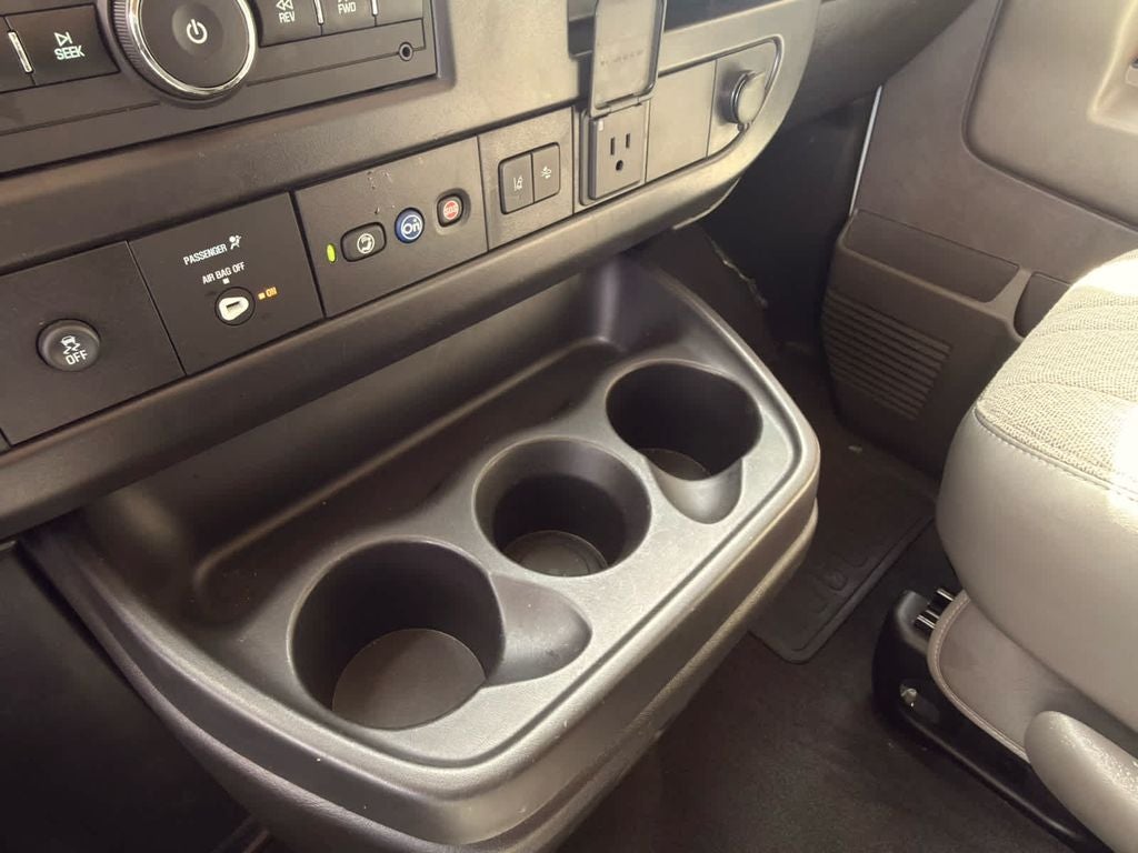 2025 Chevrolet Express Passenger LT - Photo 24