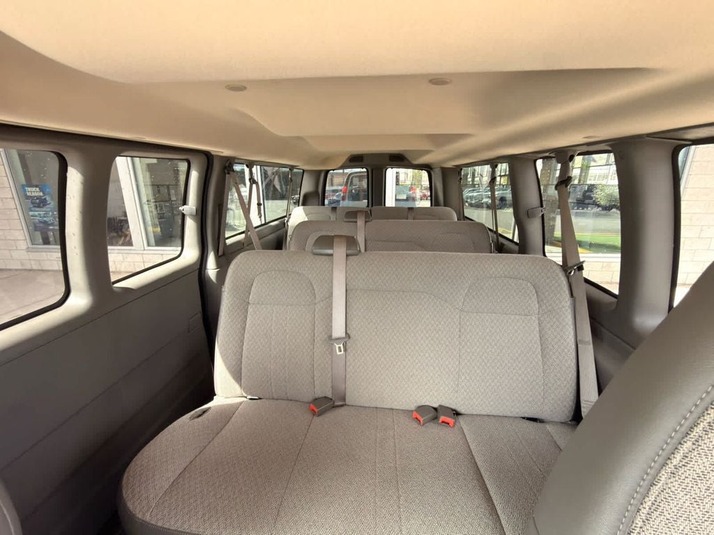 2025 Chevrolet Express Passenger LT - Photo 27