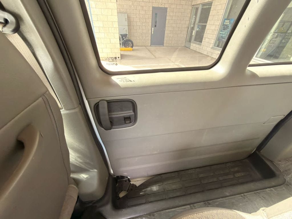 2025 Chevrolet Express Passenger LT - Photo 29