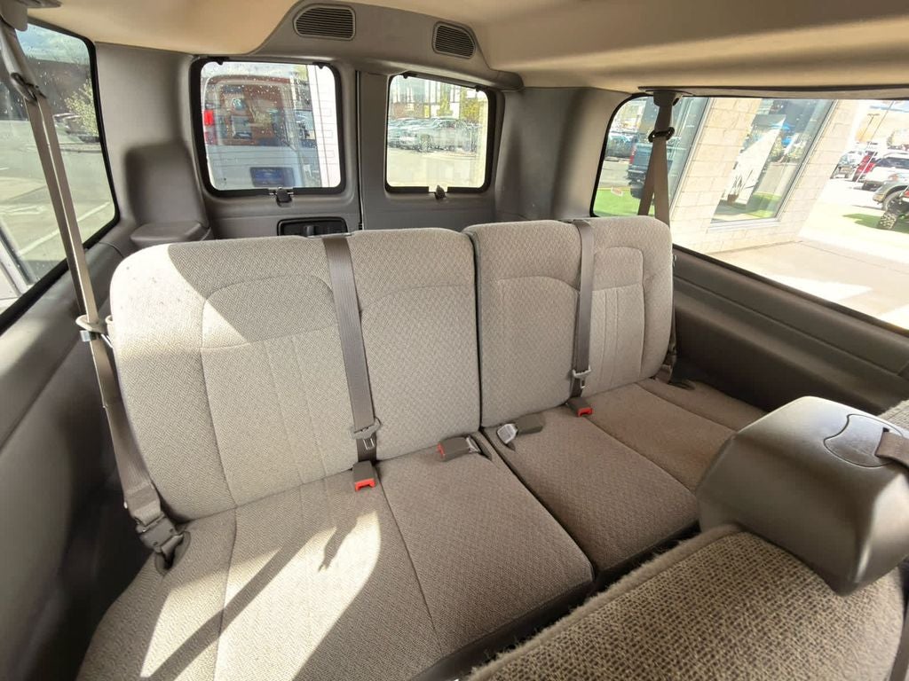 2025 Chevrolet Express Passenger LT - Photo 31