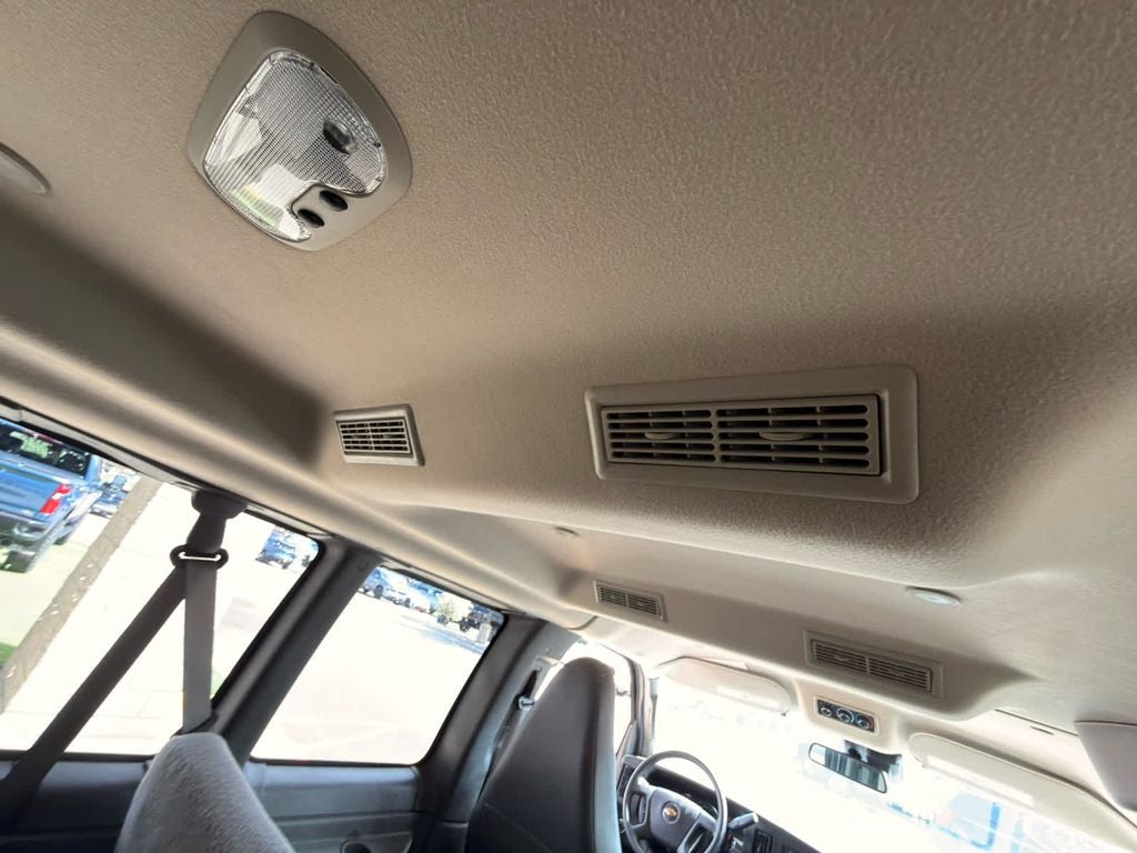 2025 Chevrolet Express Passenger LT - Photo 32