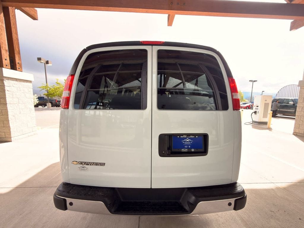 2025 Chevrolet Express Passenger LT - Photo 8