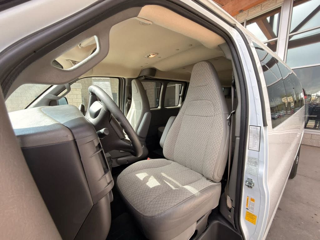 2025 Chevrolet Express Passenger LT - Photo 9