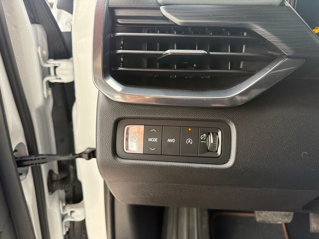2024 GMC Acadia AT4