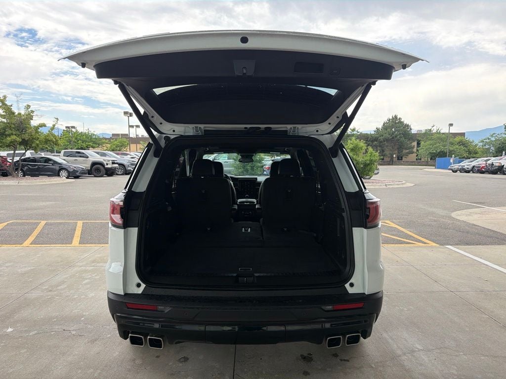 2024 GMC Acadia AT4