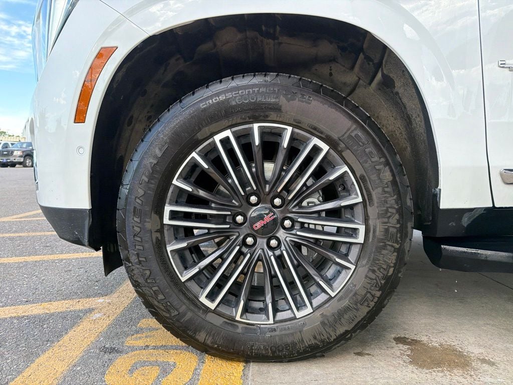 2025 GMC Yukon Elevation