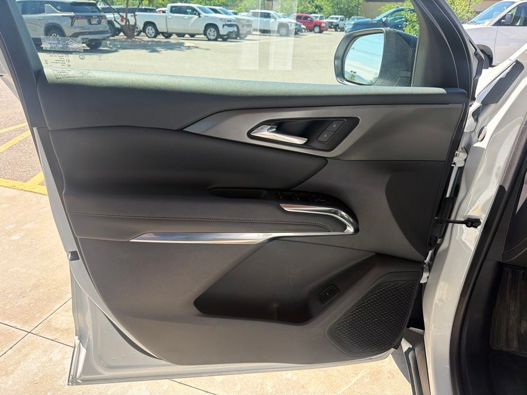 2025 Chevrolet Traverse AWD LT