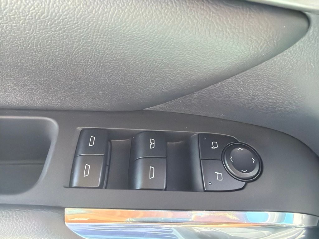 2025 Chevrolet Traverse AWD LT
