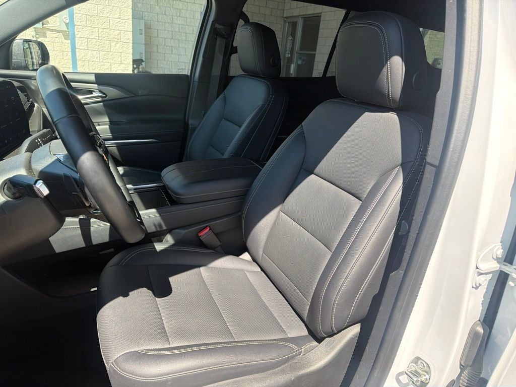 2025 Chevrolet Traverse AWD LT