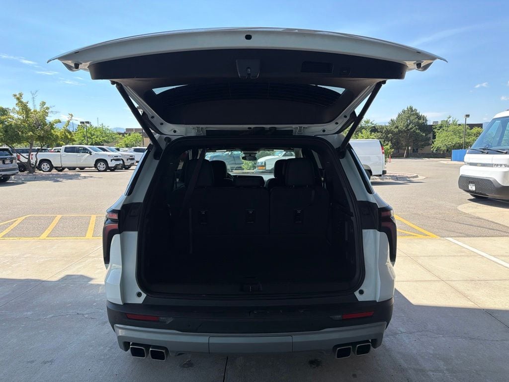 2025 Chevrolet Traverse AWD LT