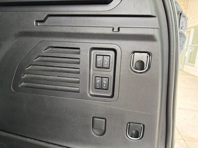 2025 Chevrolet Traverse AWD RS