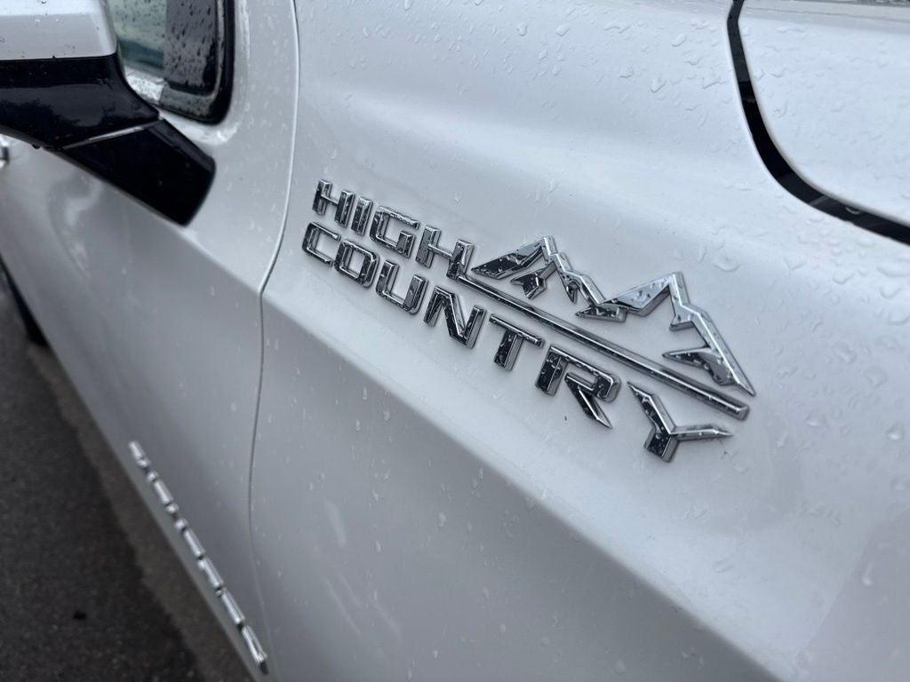 2022 Chevrolet Suburban High Country