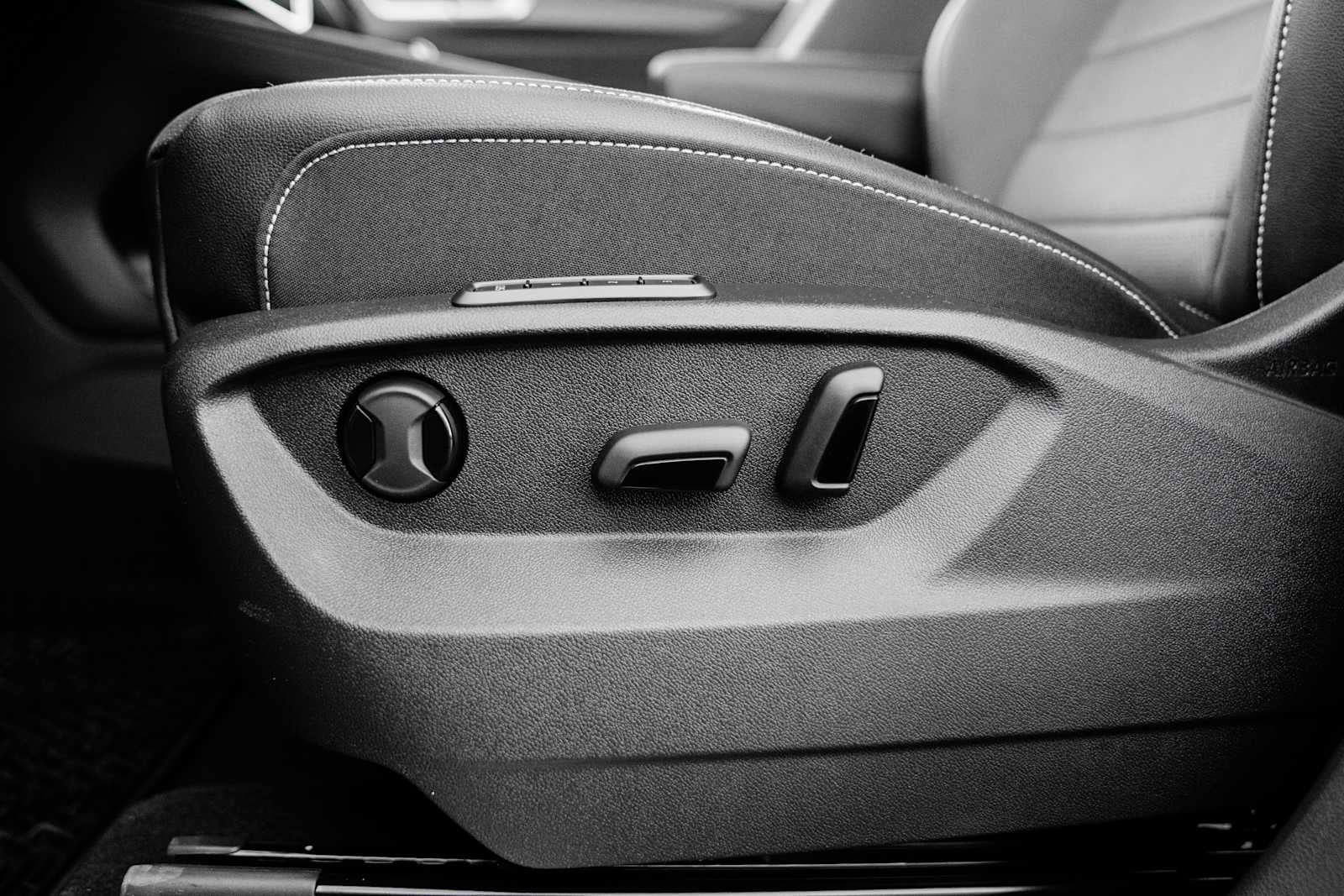 2026 Volkswagen Atlas Cross Sport 2.0T SEL R-Line Black 4MOTION