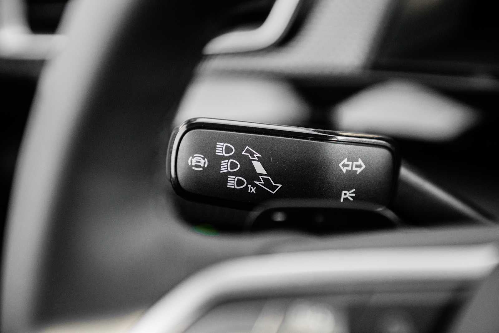 2026 Volkswagen Atlas Cross Sport 2.0T SEL R-Line Black 4MOTION