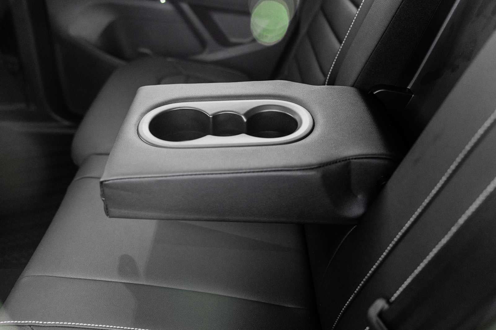 2026 Volkswagen Atlas Cross Sport 2.0T SEL R-Line Black 4MOTION