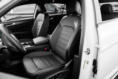 2026 Volkswagen Atlas Cross Sport 2.0T SEL R-Line Black 4MOTION