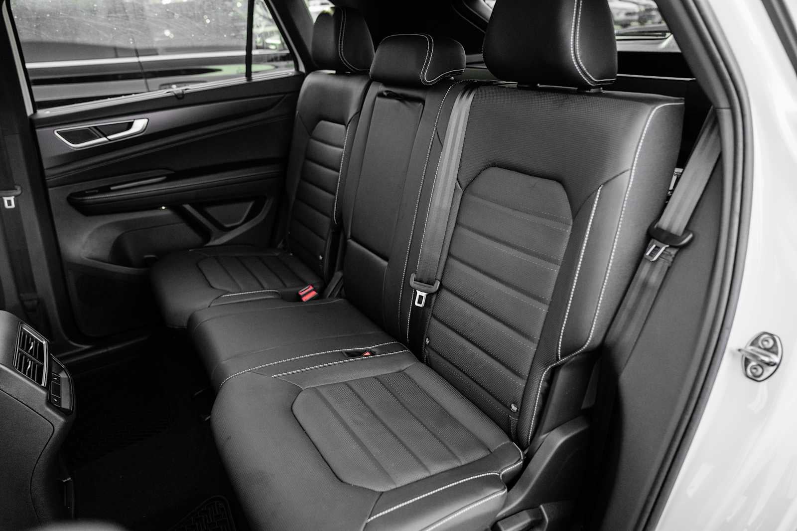 2026 Volkswagen Atlas Cross Sport 2.0T SEL R-Line Black 4MOTION