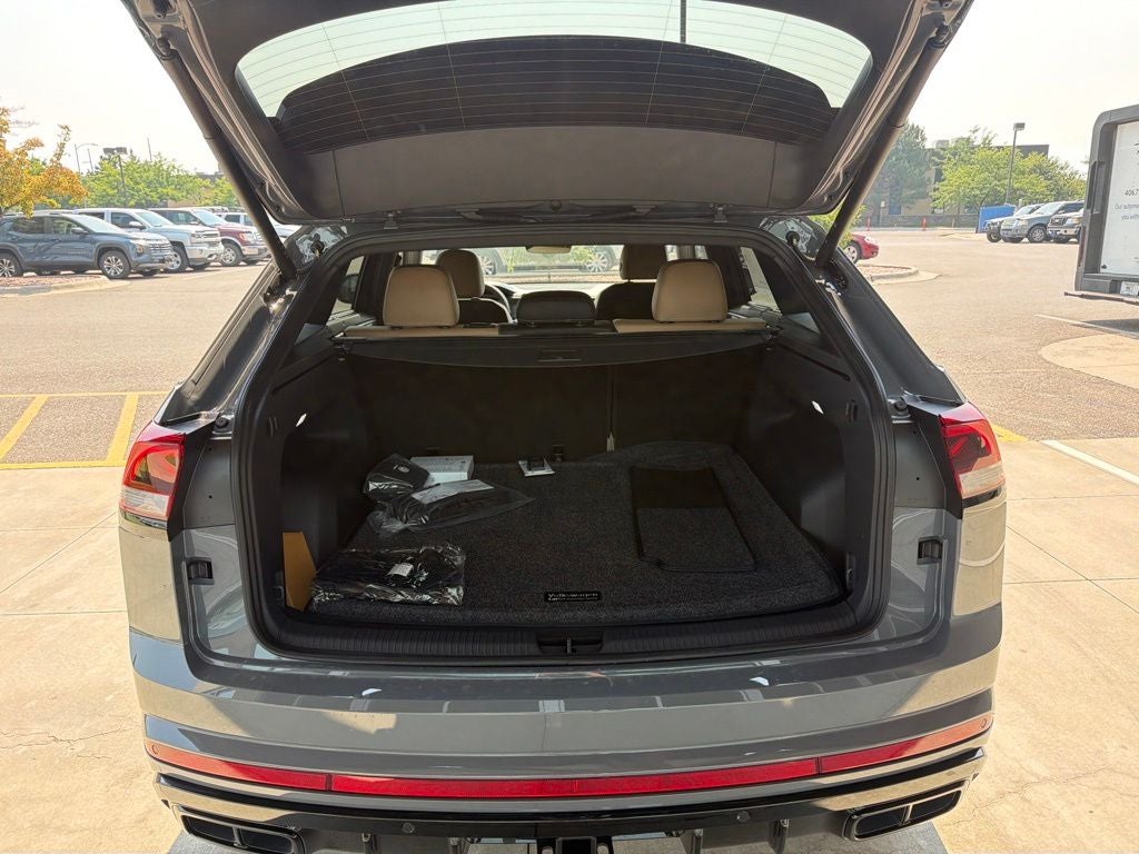 2026 Volkswagen Atlas Cross Sport 2.0T SEL R-Line Black