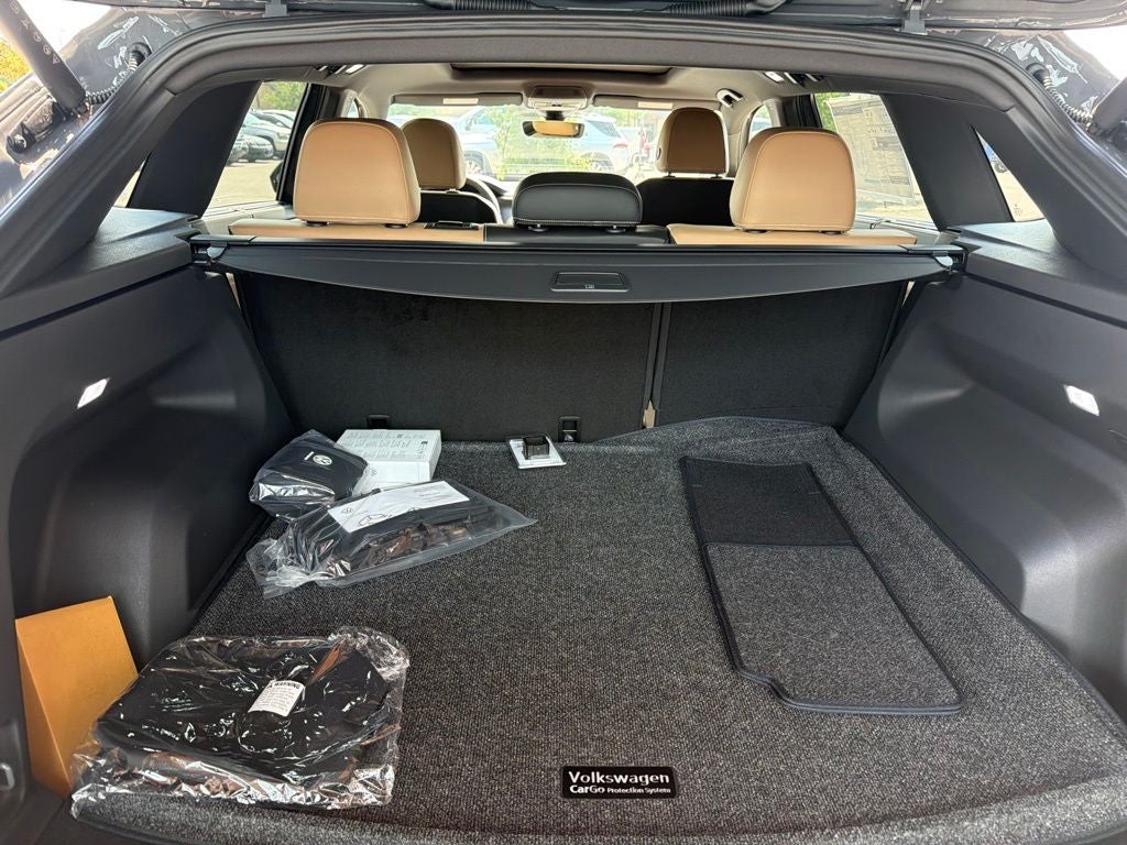 2026 Volkswagen Atlas Cross Sport 2.0T SEL R-Line Black