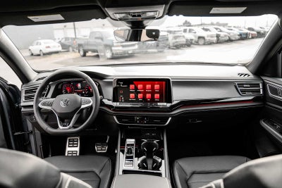 2026 Volkswagen Atlas Cross Sport 2.0T SEL R-Line Black 4MOTION