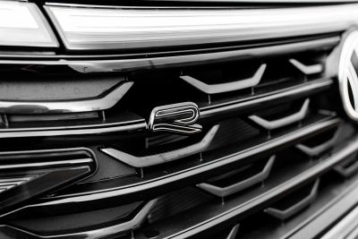 2026 Volkswagen Atlas Cross Sport 2.0T SEL R-Line Black 4MOTION