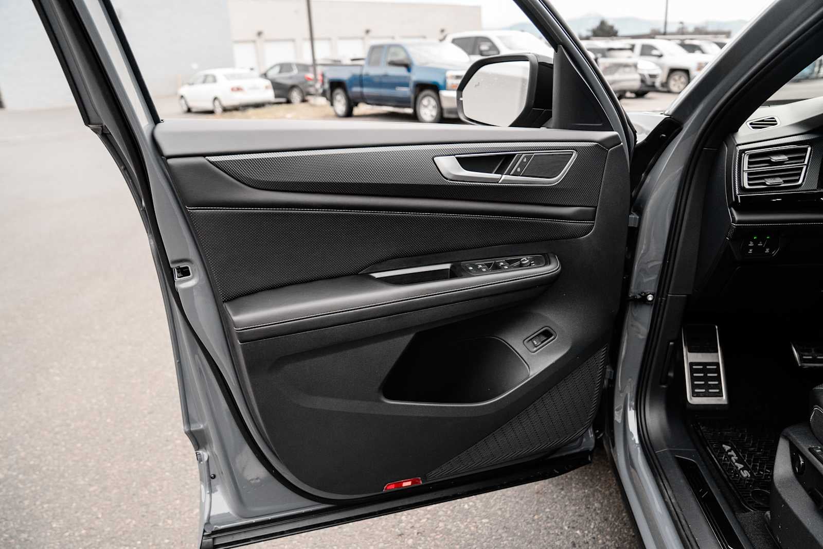 2026 Volkswagen Atlas Cross Sport 2.0T SEL R-Line Black 4MOTION