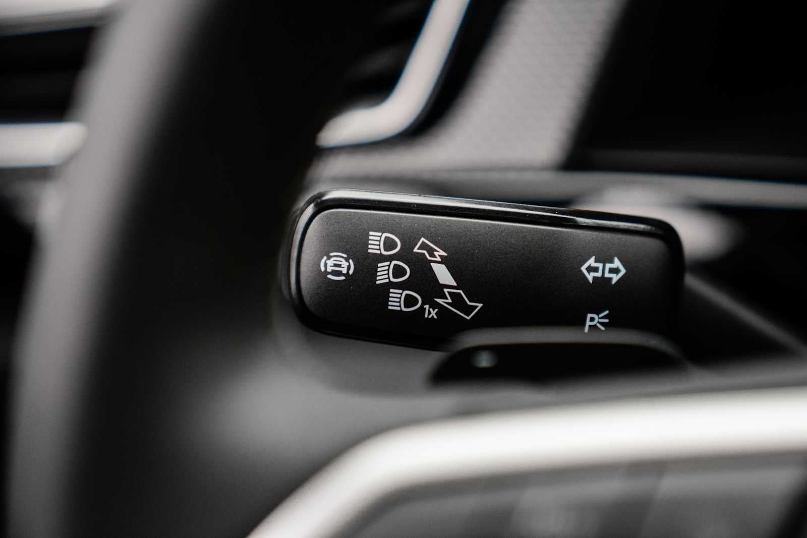 2026 Volkswagen Atlas Cross Sport 2.0T SEL R-Line Black 4MOTION