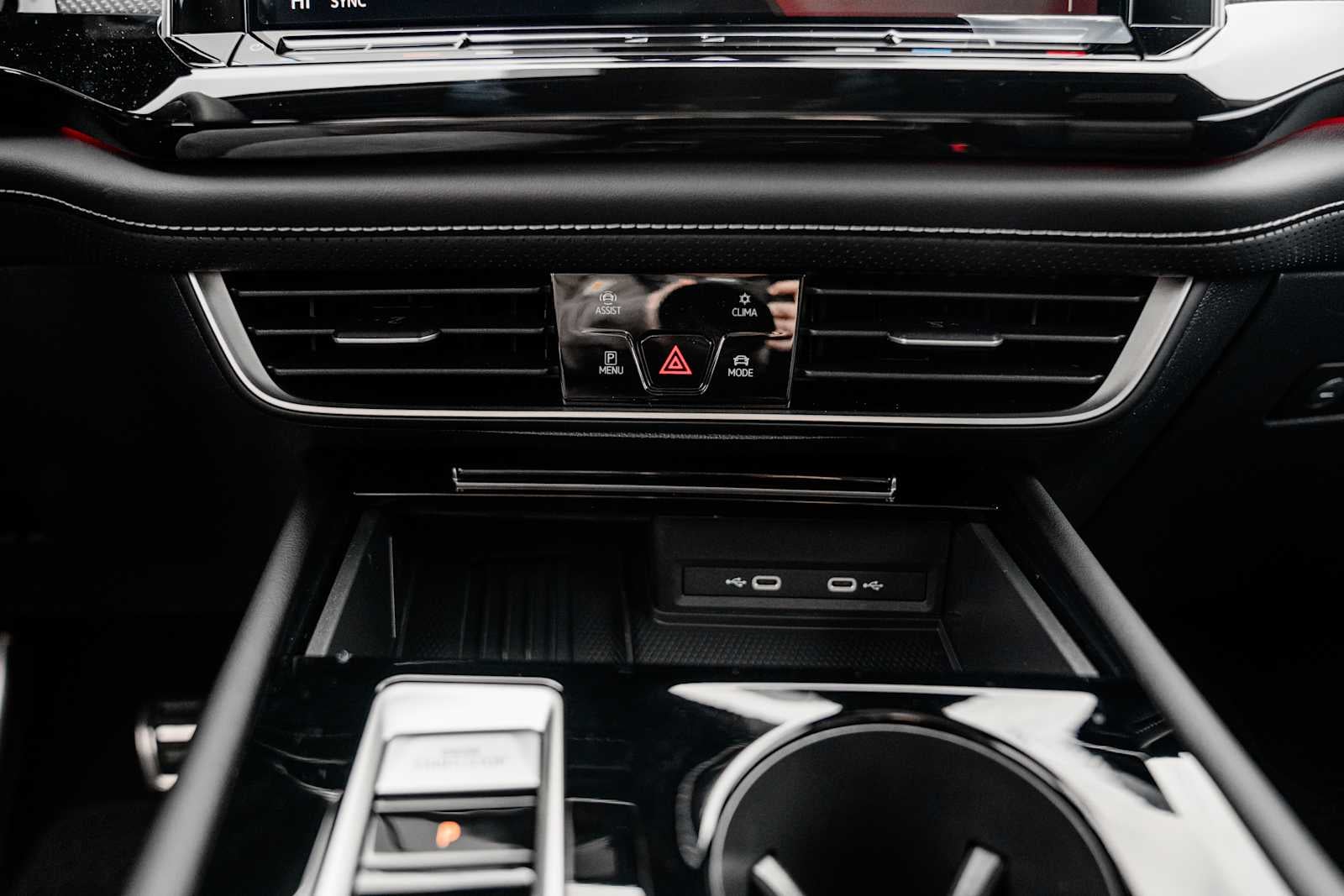 2026 Volkswagen Atlas Cross Sport 2.0T SEL R-Line Black 4MOTION