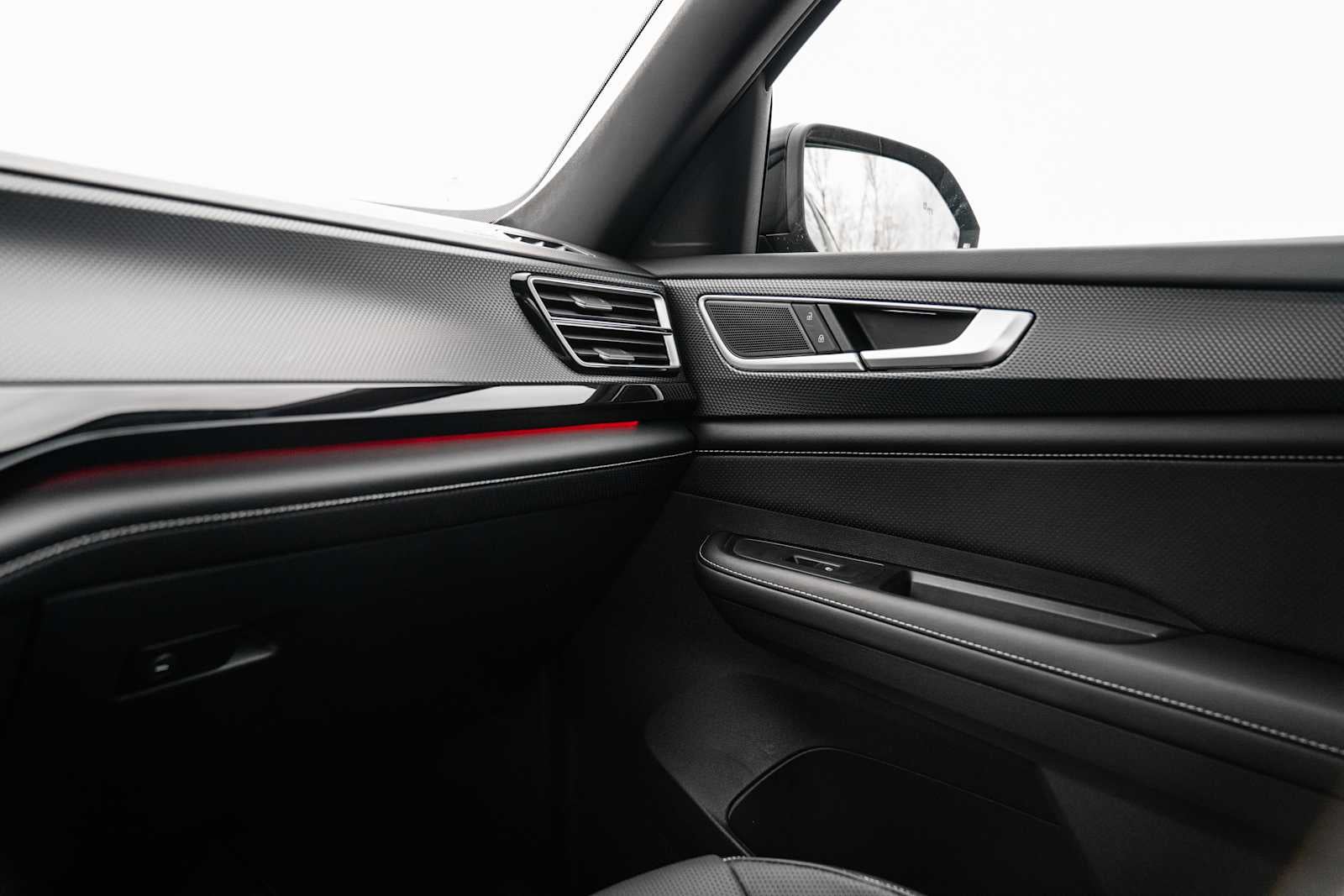 2026 Volkswagen Atlas Cross Sport 2.0T SEL R-Line Black 4MOTION