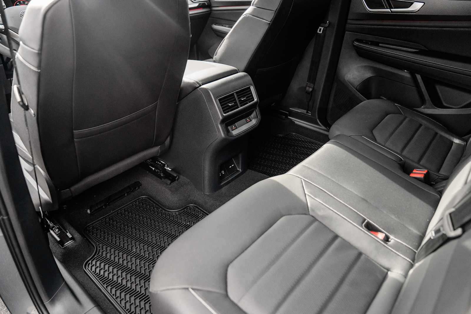 2026 Volkswagen Atlas Cross Sport 2.0T SEL R-Line Black 4MOTION