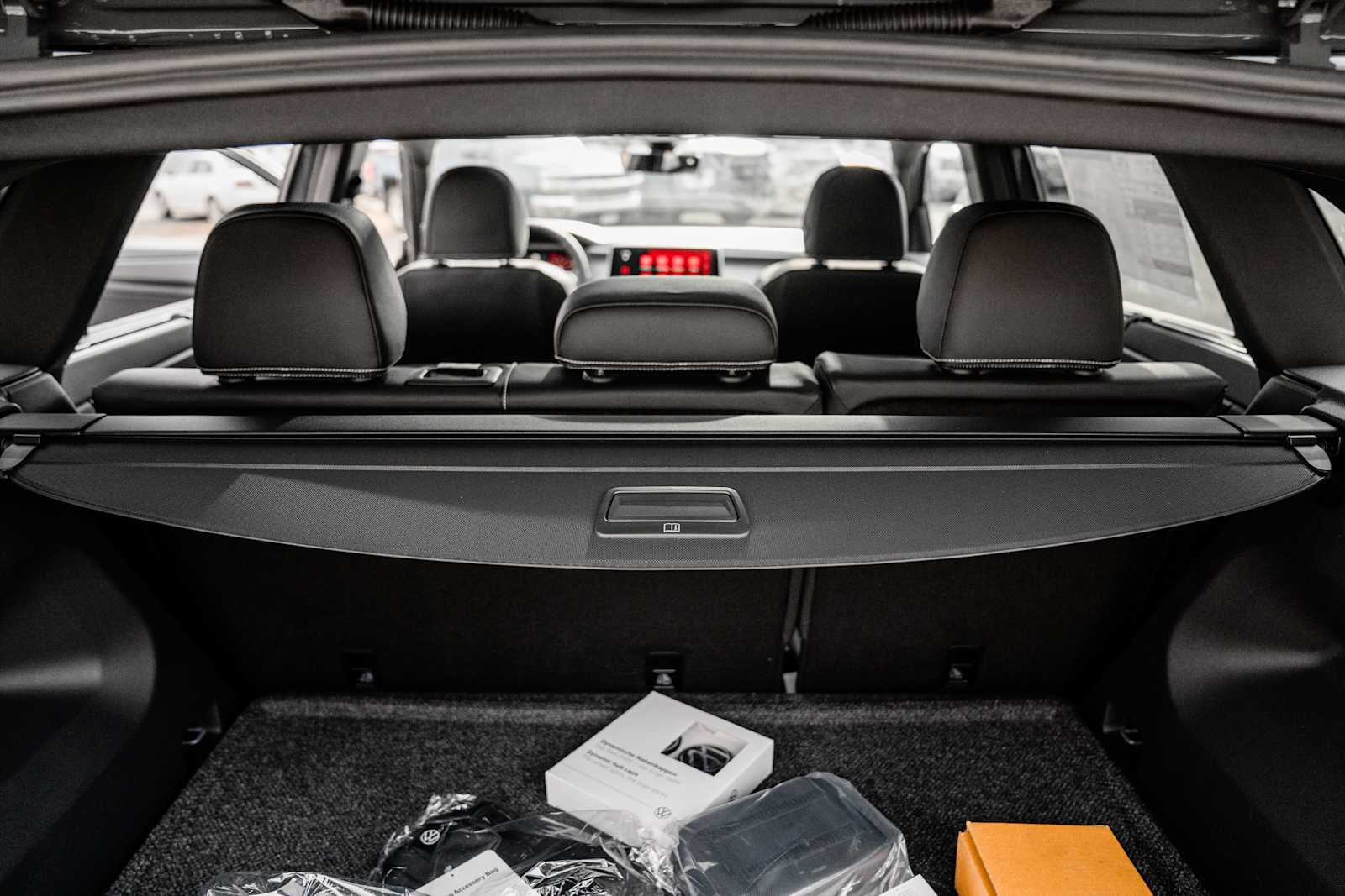 2026 Volkswagen Atlas Cross Sport 2.0T SEL R-Line Black 4MOTION