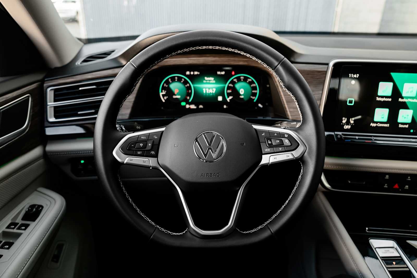 2026 Volkswagen Atlas 2.0T SEL