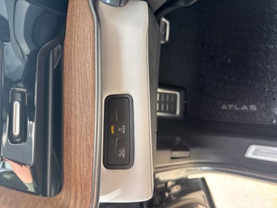 2027 Volkswagen Atlas SEL R-Line