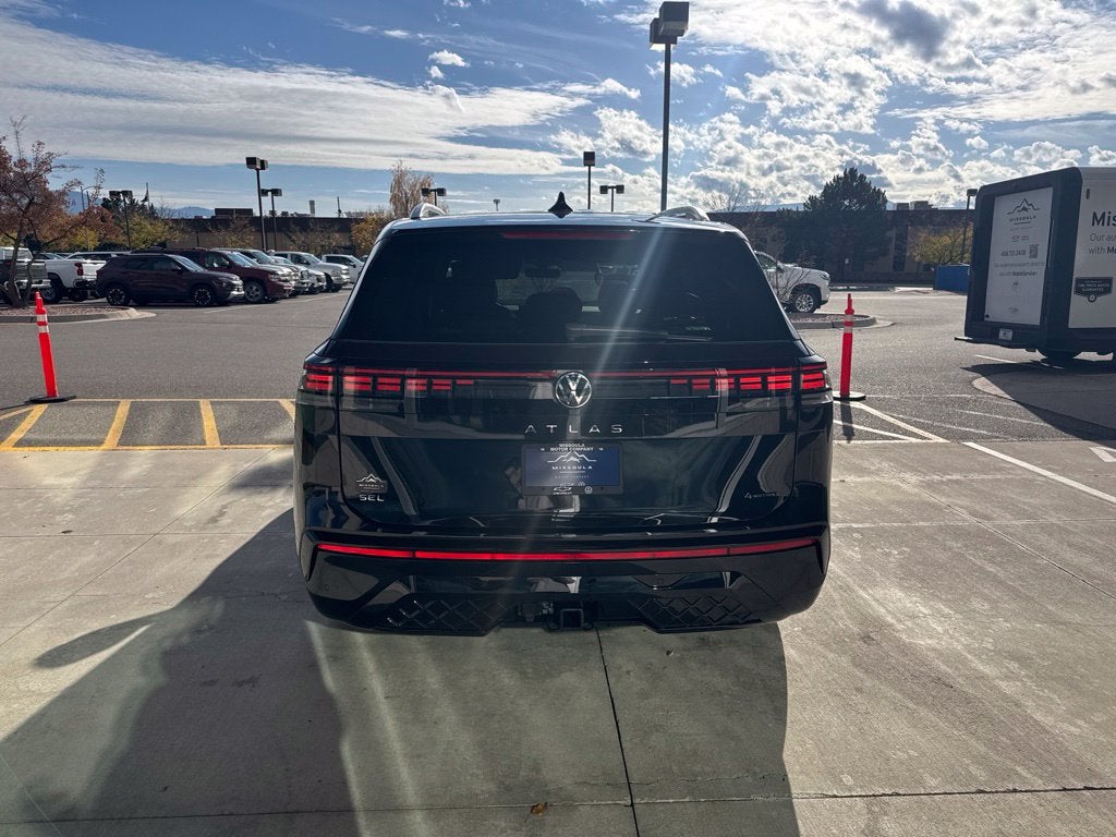 2027 Volkswagen Atlas SEL R-Line