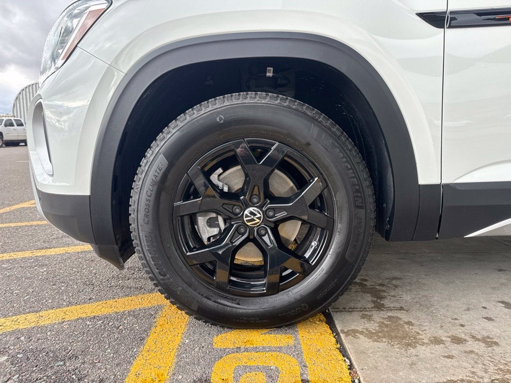 2024 Volkswagen Atlas 2.0T Peak Edition SE w/Technology