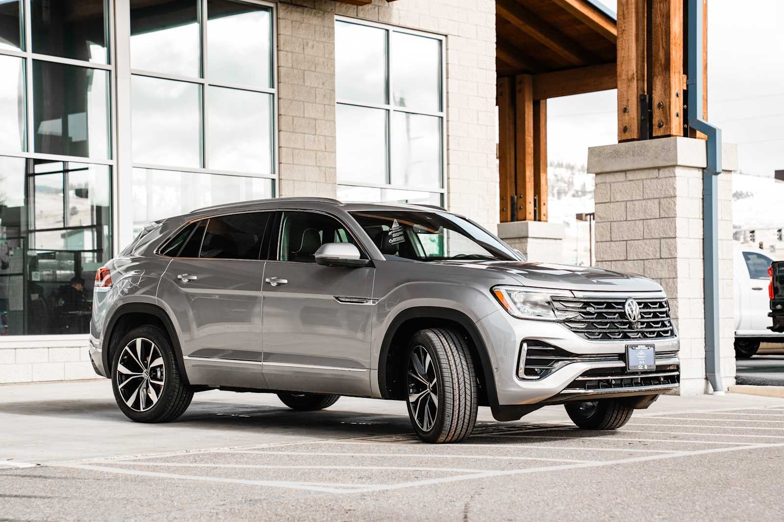 2026 Volkswagen Atlas Cross Sport 2.0T SEL Premium R-Line 4MOTION