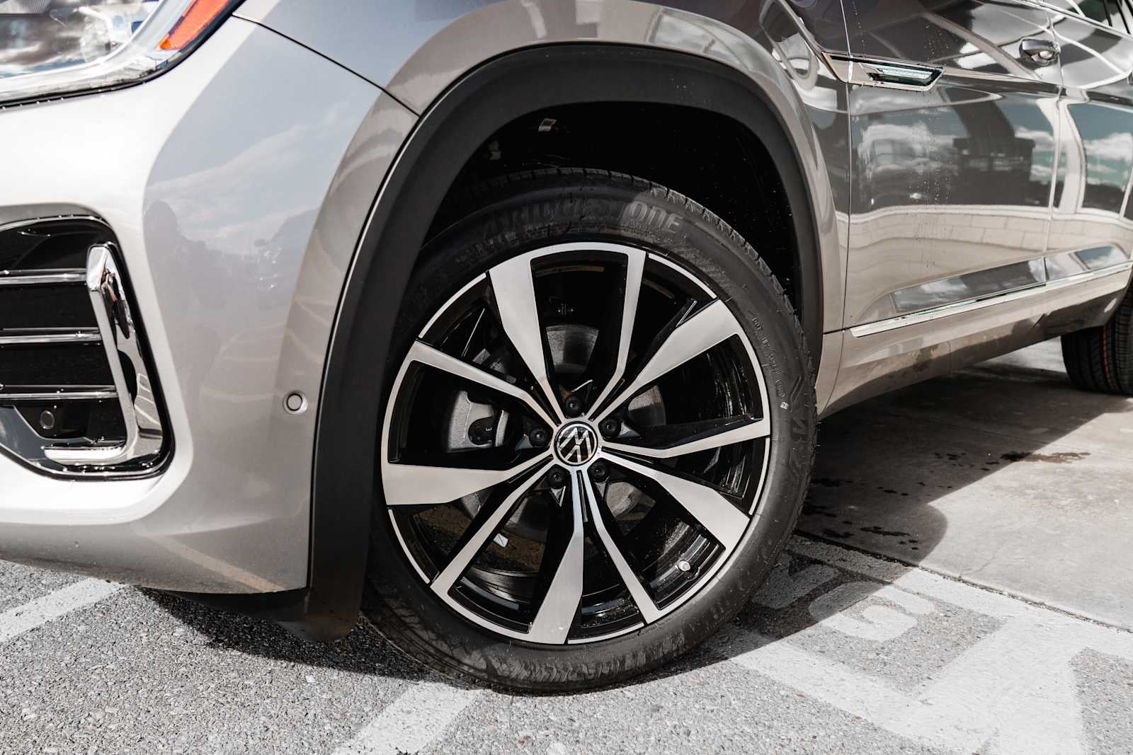 2026 Volkswagen Atlas Cross Sport 2.0T SEL Premium R-Line 4MOTION