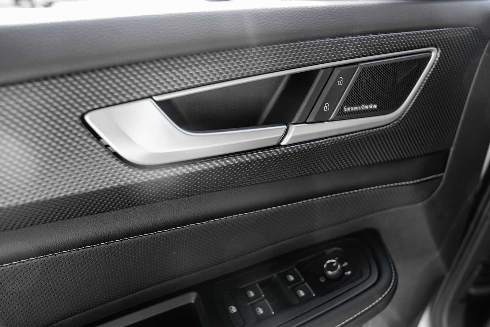 2026 Volkswagen Atlas Cross Sport 2.0T SEL Premium R-Line 4MOTION