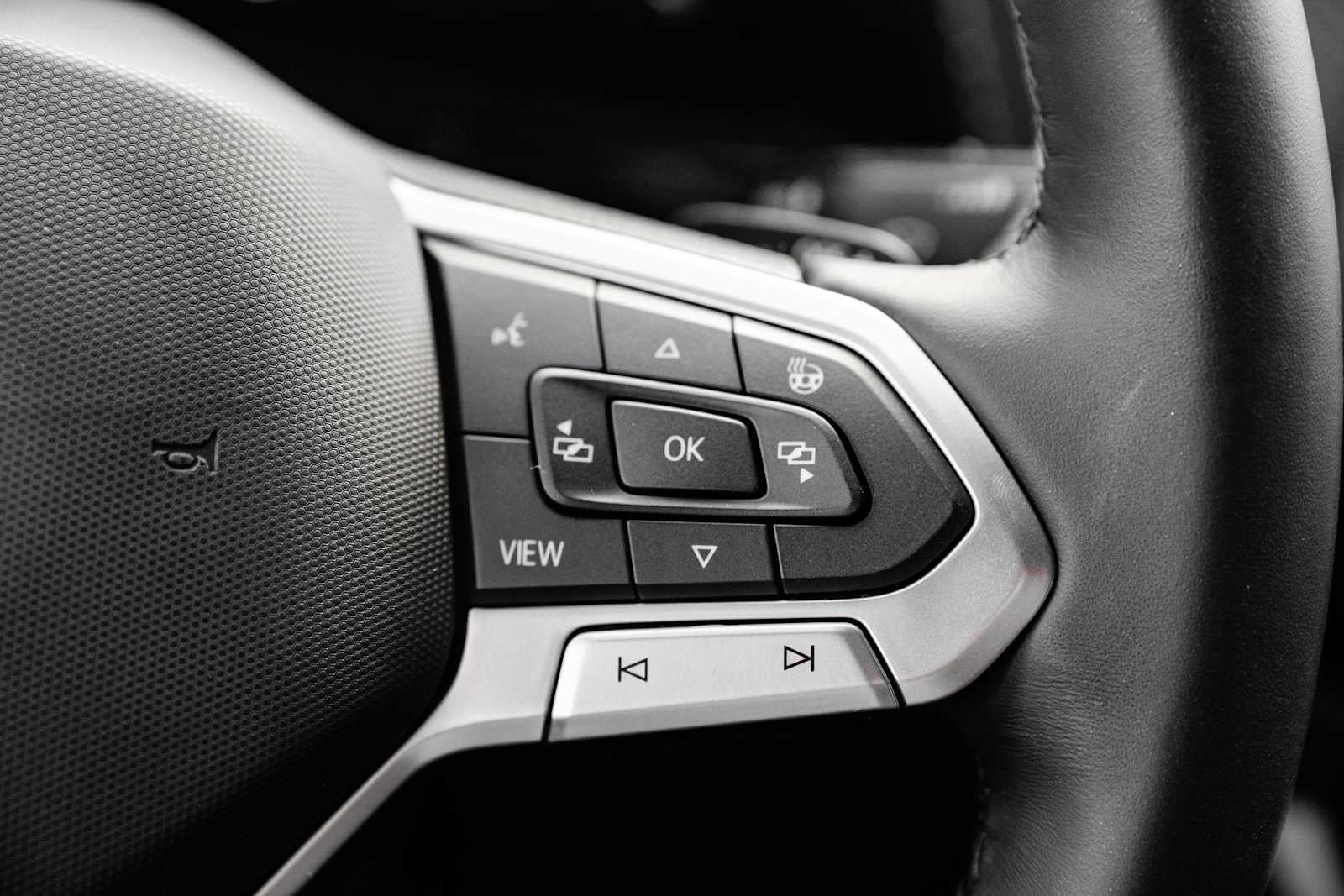 2026 Volkswagen Atlas Cross Sport 2.0T SEL Premium R-Line 4MOTION