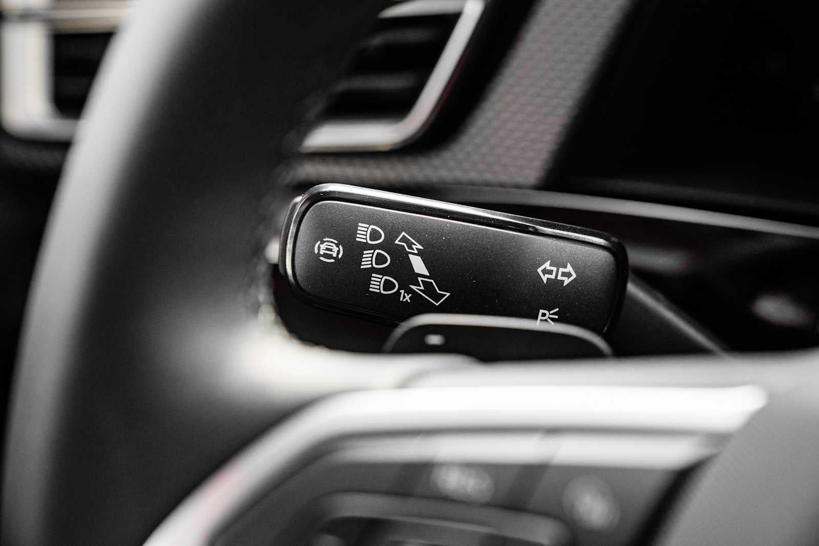 2026 Volkswagen Atlas Cross Sport 2.0T SEL Premium R-Line 4MOTION