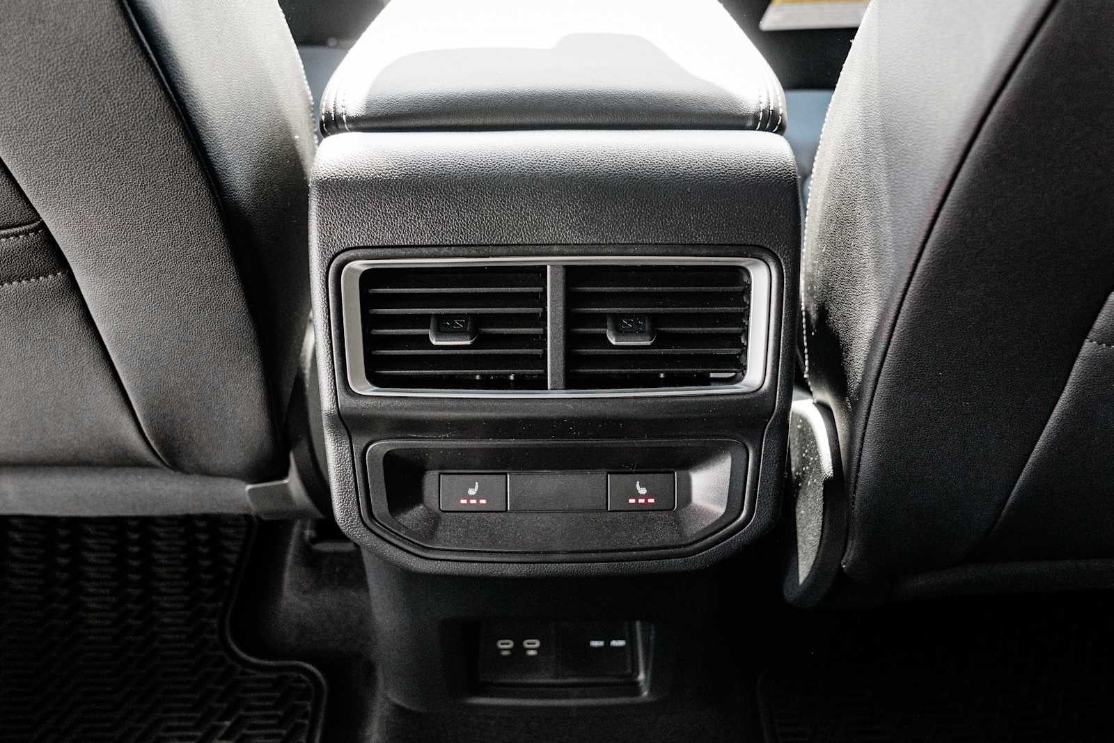 2026 Volkswagen Atlas Cross Sport 2.0T SEL Premium R-Line 4MOTION