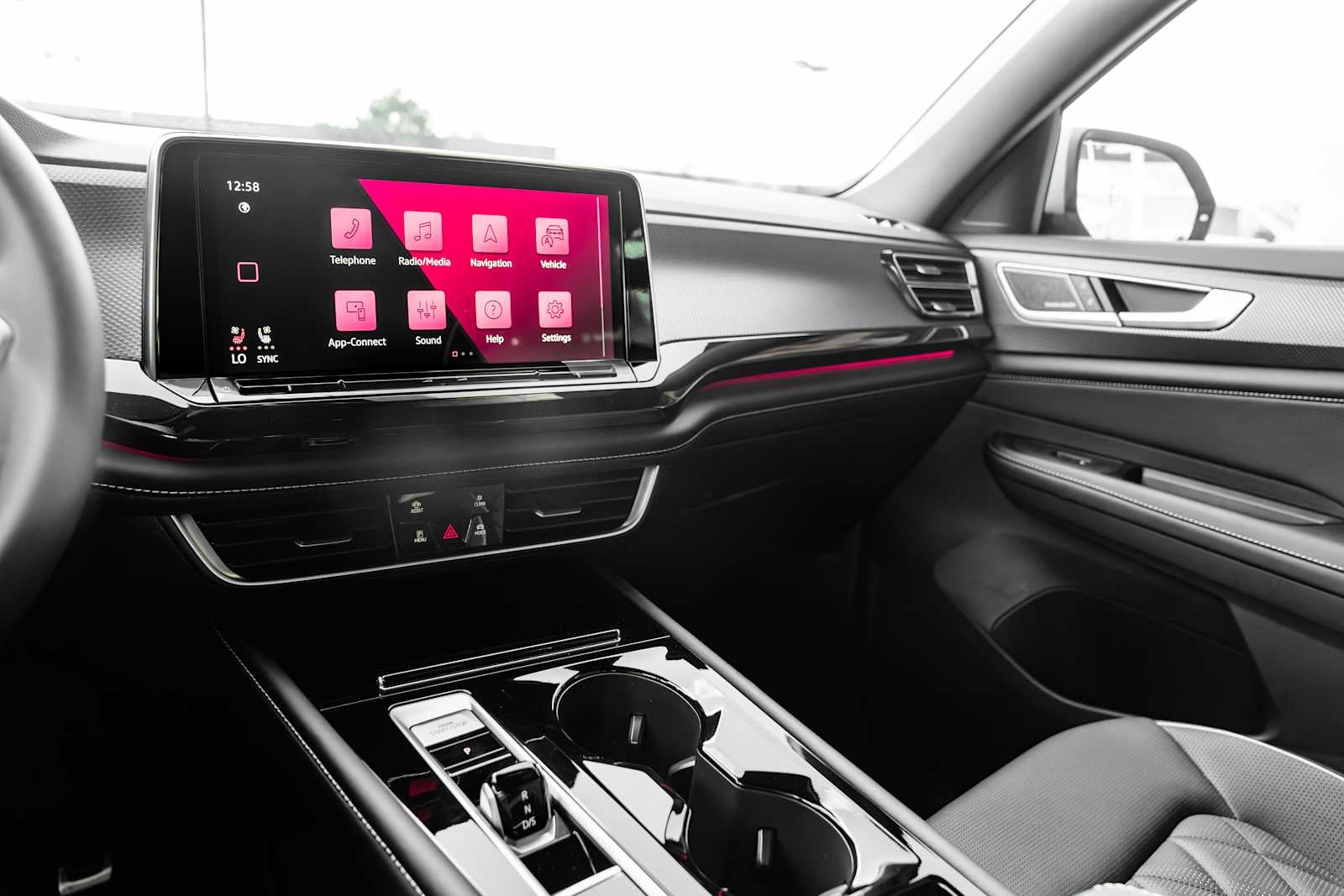 2026 Volkswagen Atlas Cross Sport 2.0T SEL Premium R-Line 4MOTION