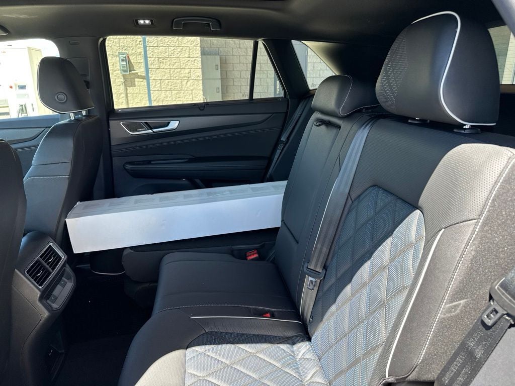 2026 Volkswagen Atlas Cross Sport 2.0T SEL Premium R-Line