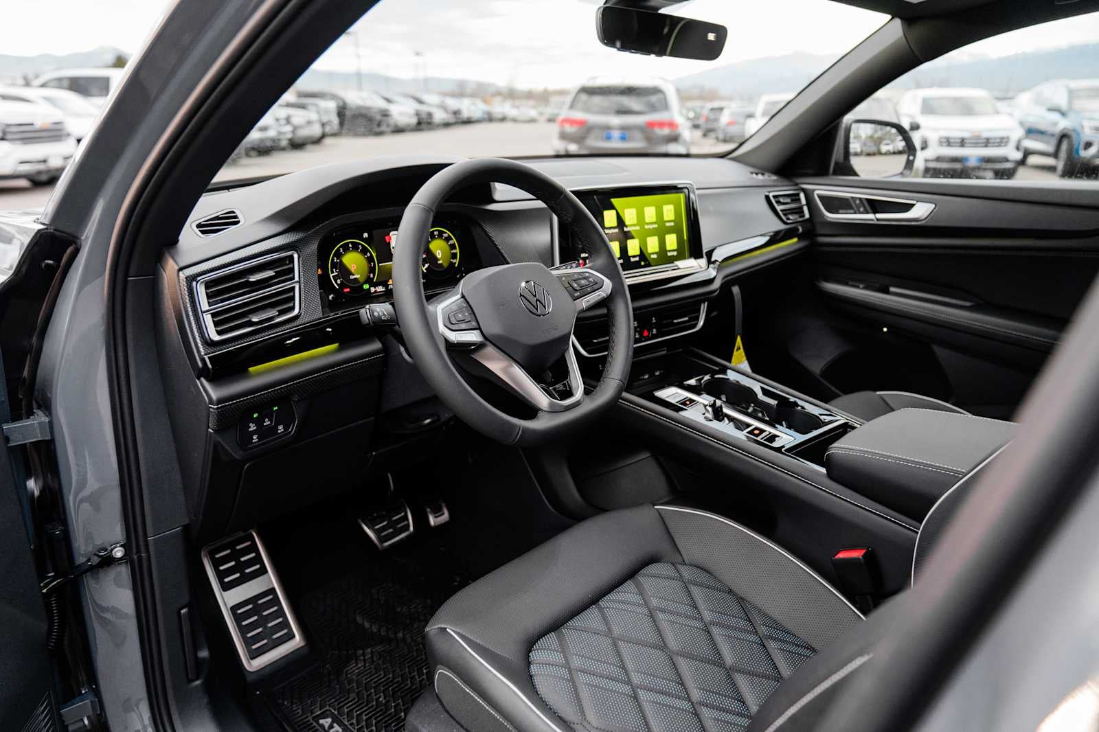 2026 Volkswagen Atlas Cross Sport 2.0T SEL Premium R-Line 4MOTION