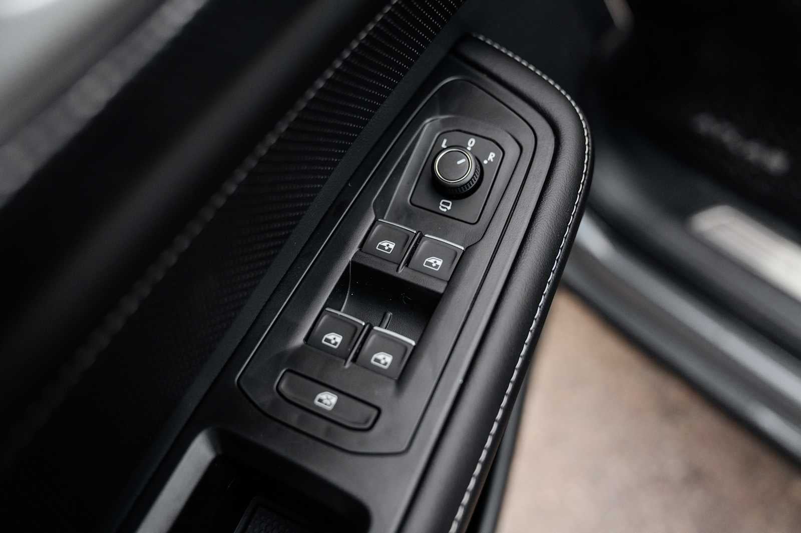 2026 Volkswagen Atlas Cross Sport 2.0T SEL Premium R-Line 4MOTION